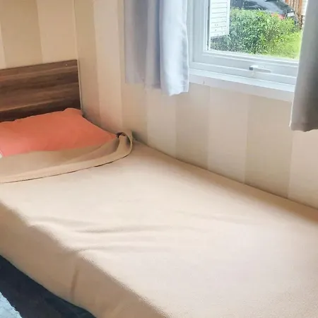 A Avec Piscine Partagee Holiday home