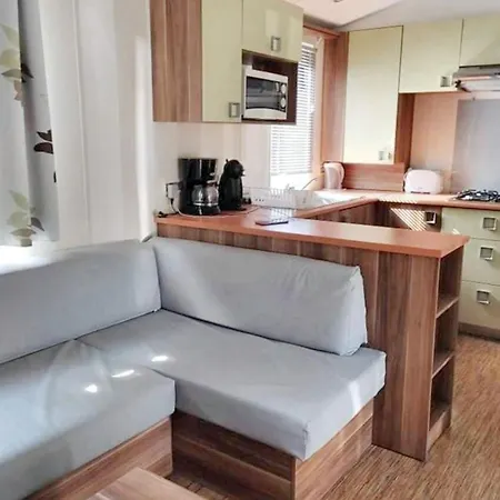A Avec Piscine Partagee Holiday home *